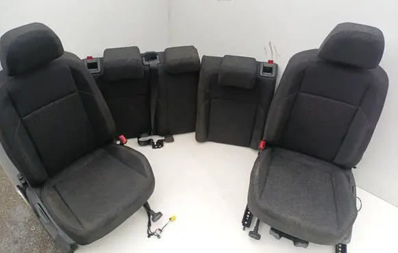 Volkswagen Polo VI Seat set 204881105E 2Q4881105E 03586091