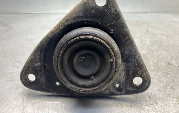 KIA Ceed Engine mount bracket