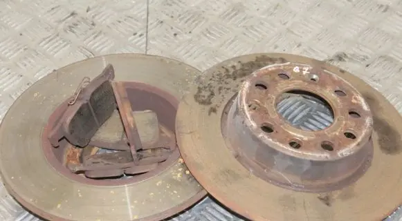 Volkswagen Golf VII Rear brake disc
