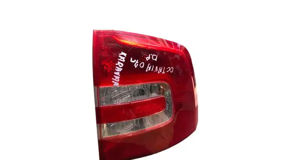 Skoda Octavia Mk2 (1Z) Rear/tail lights 1Z9945096