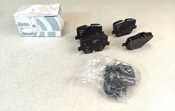 BMW 4 G22 G23 G24 G26 Brake pads (rear) 6888835