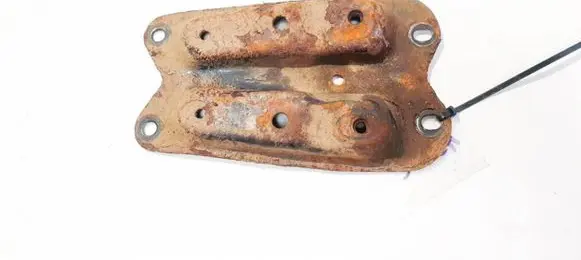 Subaru Forester SG Engine mounting bracket