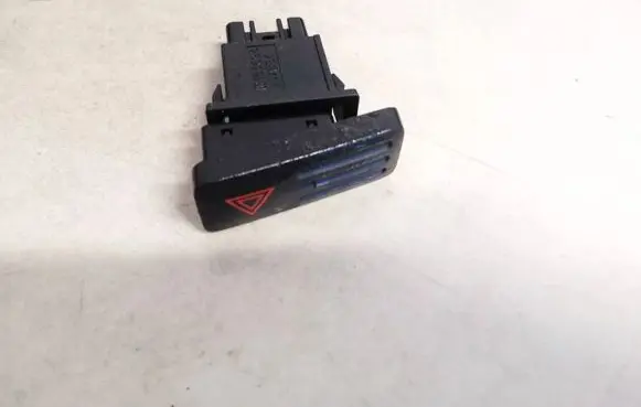 Toyota Land Cruiser (J100) Hazard light switch 153693