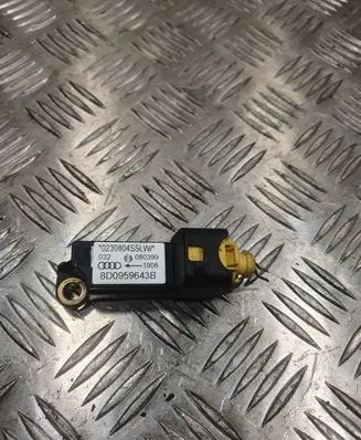 Audi A4 S4 B5 8D Airbag deployment crash/impact sensor 8D0959643B 080399 0230804SSEW