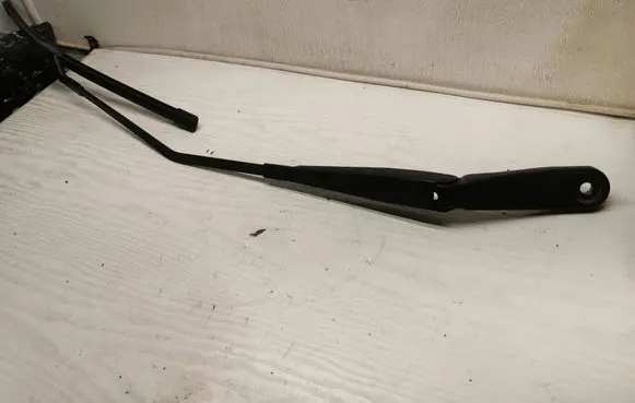 Volvo V40 Front wiper blade arm 31276060