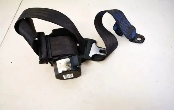 Middle seatbelt (rear)