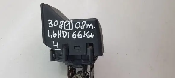 Peugeot 308 Coolant fan relay 8241005 9658508980