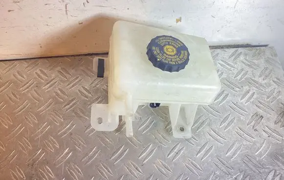 Lexus RX 450H Brake fluid reservoir 240520