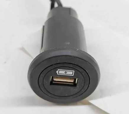 Jaguar I-Pace USB socket connector J9D319010AA