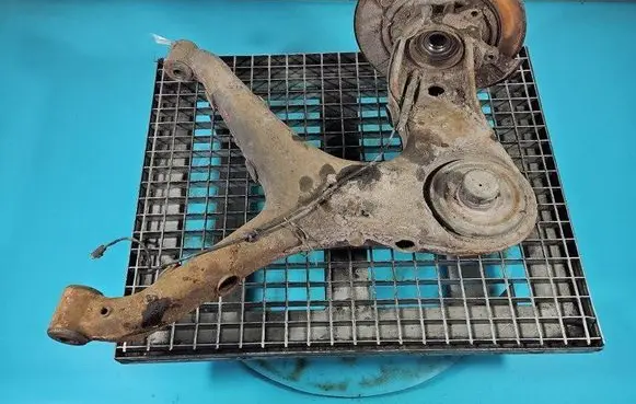 Rear control arm