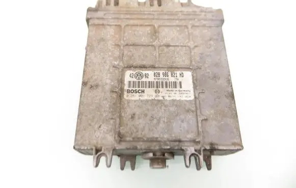 Volkswagen Golf III Engine control unit/module 0281001729 028906021HD