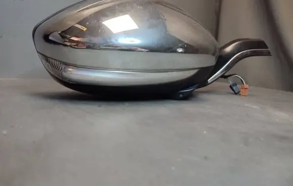 Peugeot 2008 I Front door electric wing mirror E20211047