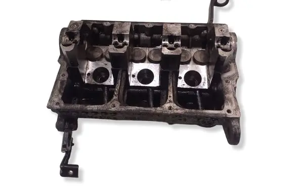 Volkswagen Polo IV 9N3 Engine head 045103373H