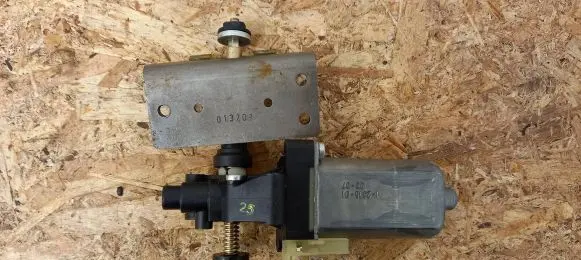 Bentley Continental Seat adjustment motor 0390203235