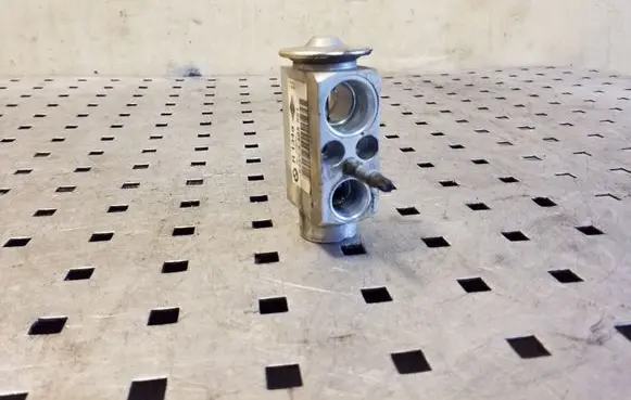 Air conditioning (A/C) expansion valve