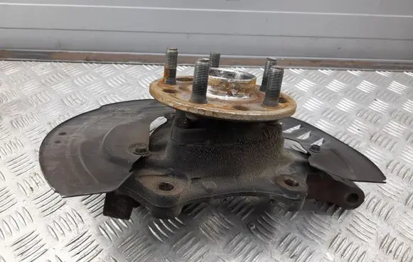 Cadillac CTS Front wheel hub 22739653
