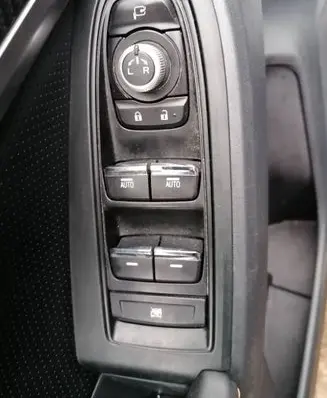 Subaru XV II Electric window control switch
