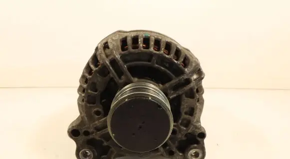 Volkswagen Jetta V Generator/alternator 06F903023F