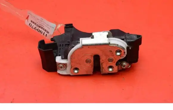 Mitsubishi Colt CZ3 Rear door lock