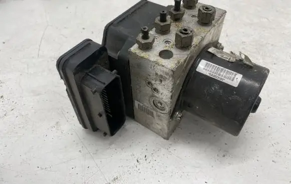 Opel Insignia A ABS Pump 133116697