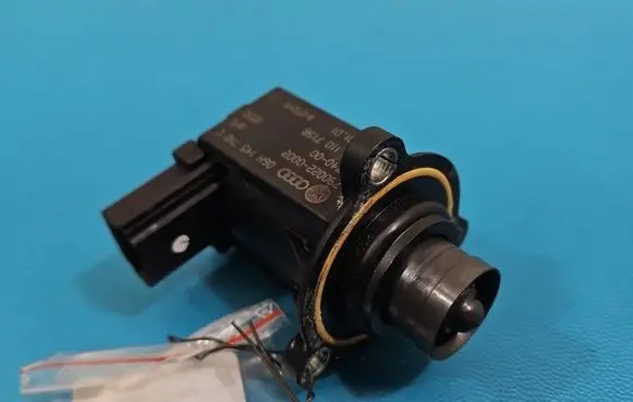 Skoda Octavia Mk3 (5E) Turbo solenoid valve 06H145710C IMPRK1560136