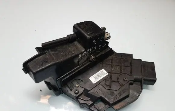 Ford Focus C-MAX Front door lock 3M5AR21813ER R21813ER