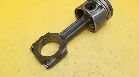 Fiat Bravo Piston with connecting rod