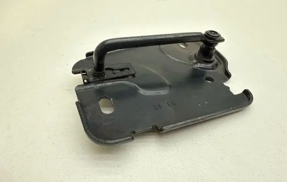 Audi A3 S3 8V Engine bonnet/hood lock/latch loop/hook 8V0823185C