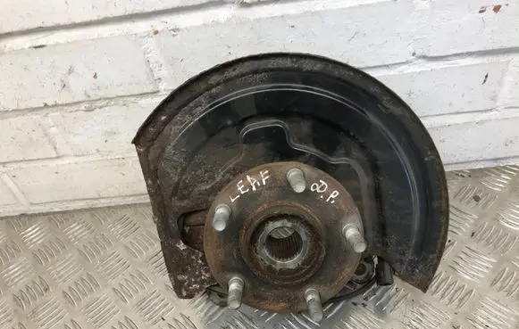 Nissan Leaf I (ZE0) Front wheel hub