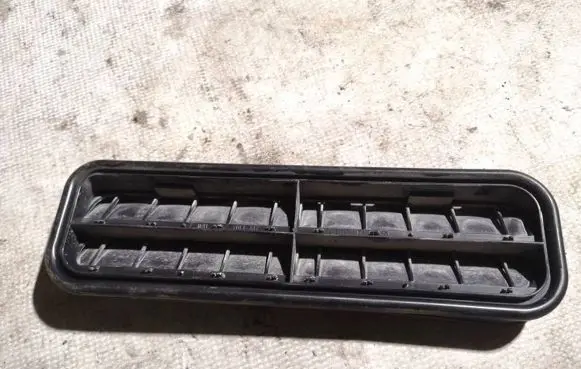Mercedes-Benz E W211 Dash center air vent grill a2118300042
