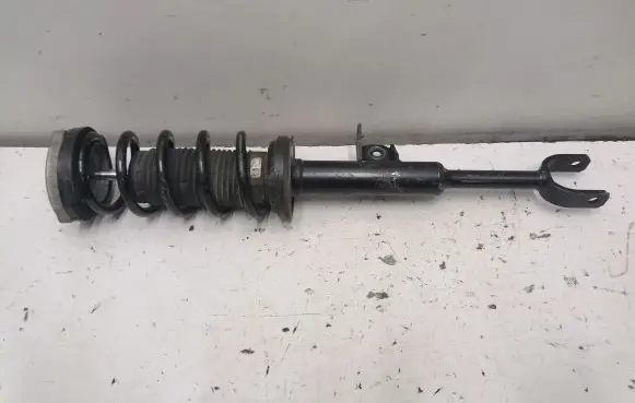 BMW 5 G30 G31 Front shock absorber/damper 6866630