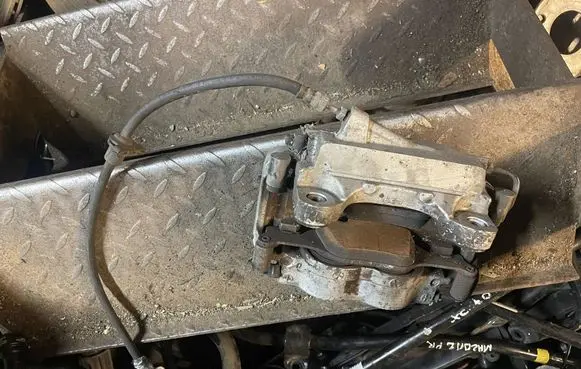 BMW 3 G20 G21 Front brake caliper 688584001