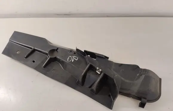 Fender mounting bracket