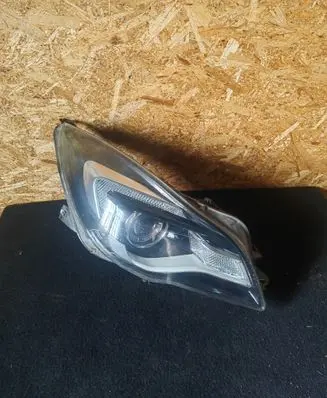 Opel Insignia A Headlight/headlamp 13409909