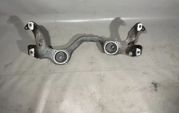 Porsche Cayenne (92A) Engine mounting bracket 94837530904 95837530930