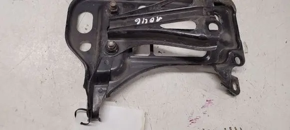 Toyota Avensis T270 Radiator support slam panel bracket