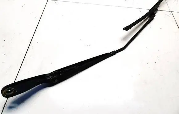 Front wiper blade arm