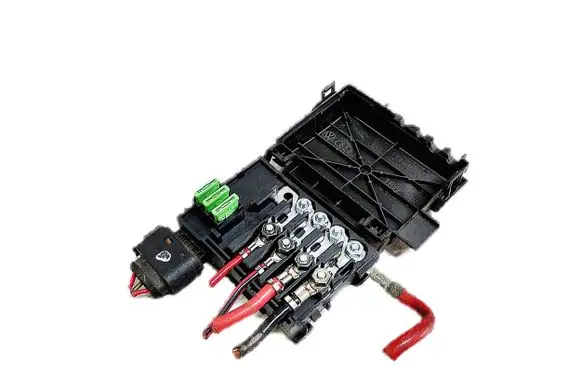 Volkswagen Golf IV Fuse module 1J0937550AA