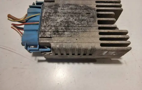 Mercedes-Benz A W168 Coolant fan relay A0275458032