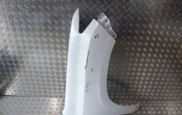 Toyota Land Cruiser (J200) Fender