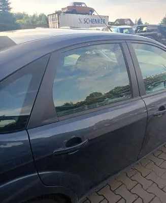 KIA Ceed Rear door
