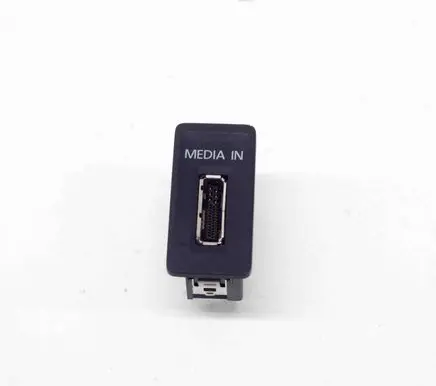 Volkswagen Golf VII AUX in-socket connector 5Q0035736 5G0035222A