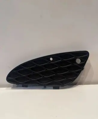 Mercedes-Benz E W211 Front bumper lower grill A2118850353