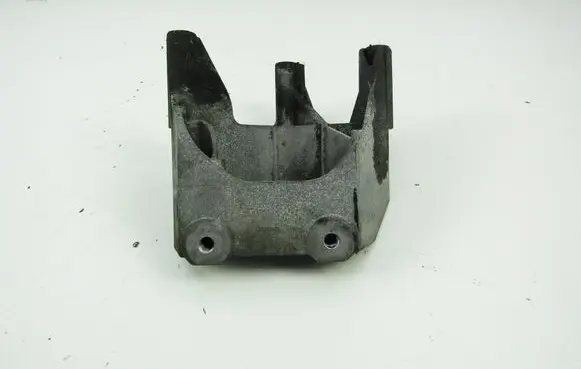 Opel Corsa D Engine mounting bracket 13130727