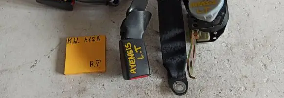 Toyota Avensis T250 Rear seatbelt 7336005030