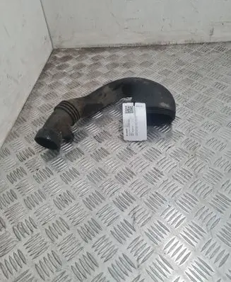 Air intake hose/pipe