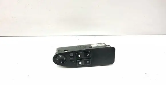 BMW 5 E39 Electric window control switch 8368967