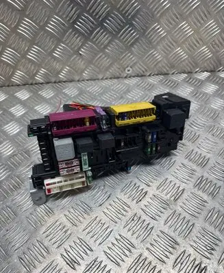 Mercedes-Benz SLK R172 Fuse module