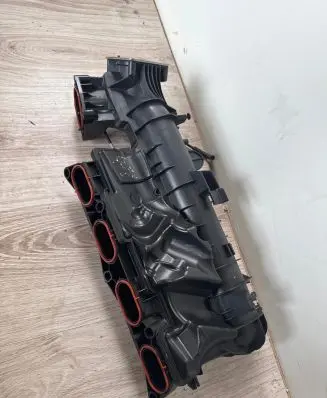 Mercedes-Benz CLA C117 X117 W117 Intake manifold a2700900737