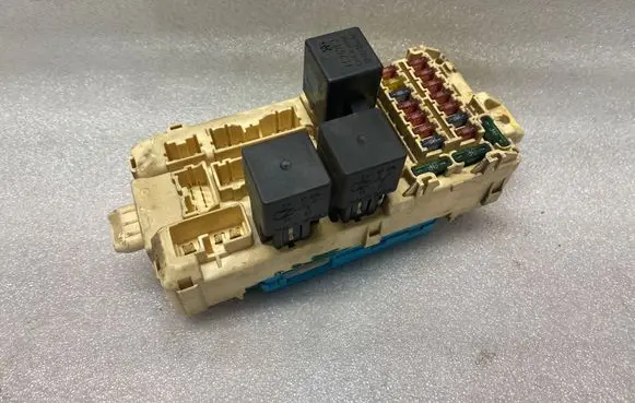 Mitsubishi Galant Fuse box set MR24316